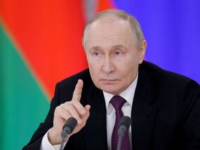 russian trolls Heathrow fire