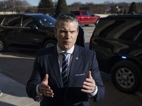 pete hegseth dc plane crash response