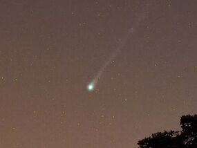 mount everest comet visible first time 100 years