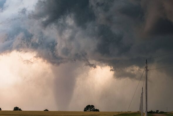 tornado-warning-deadly-tornado-hits-university-alabama-take-cover-now tornado-warning-deadly-tornado-hits-university-alabama-take-cover-now