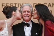 catherine-zeta-jones-distracted-daughter-carys-family-snap