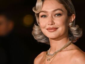 gigi-hadid-says-relationship-bradley-cooper-very-romantic-happy