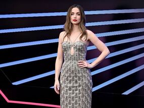 ana de armas addresses tom