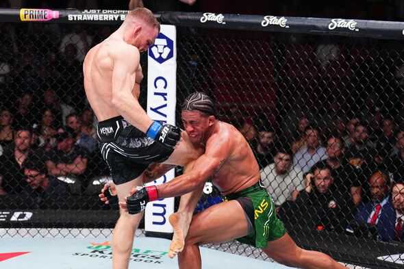 Jack Della Maddalena landed a vicious knee to KO Gilbert Burns
